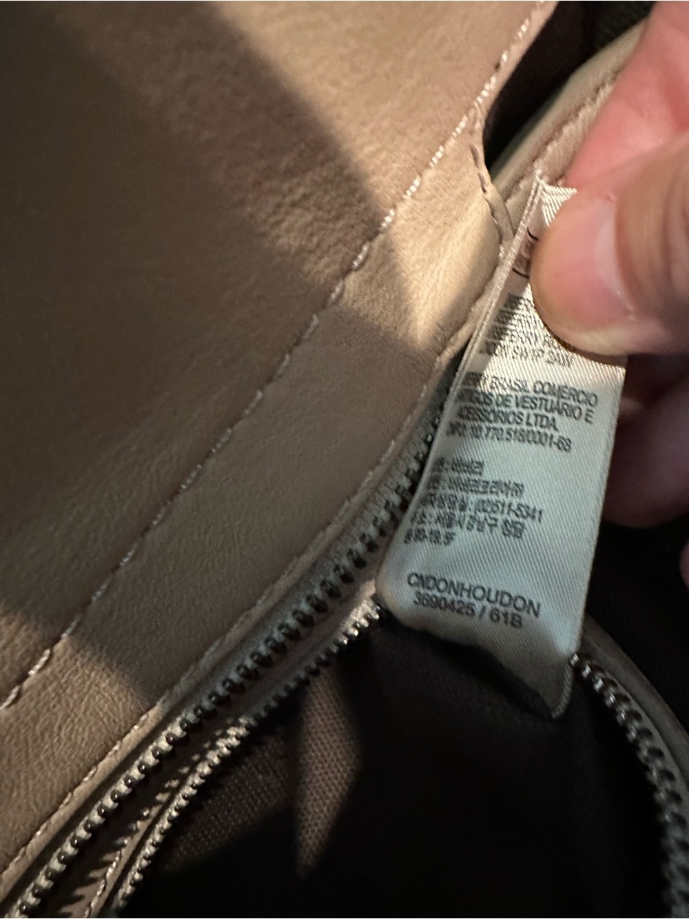 Burberry Beige and Gray Plaid Top-Handle Tote - Picture 5 of 10